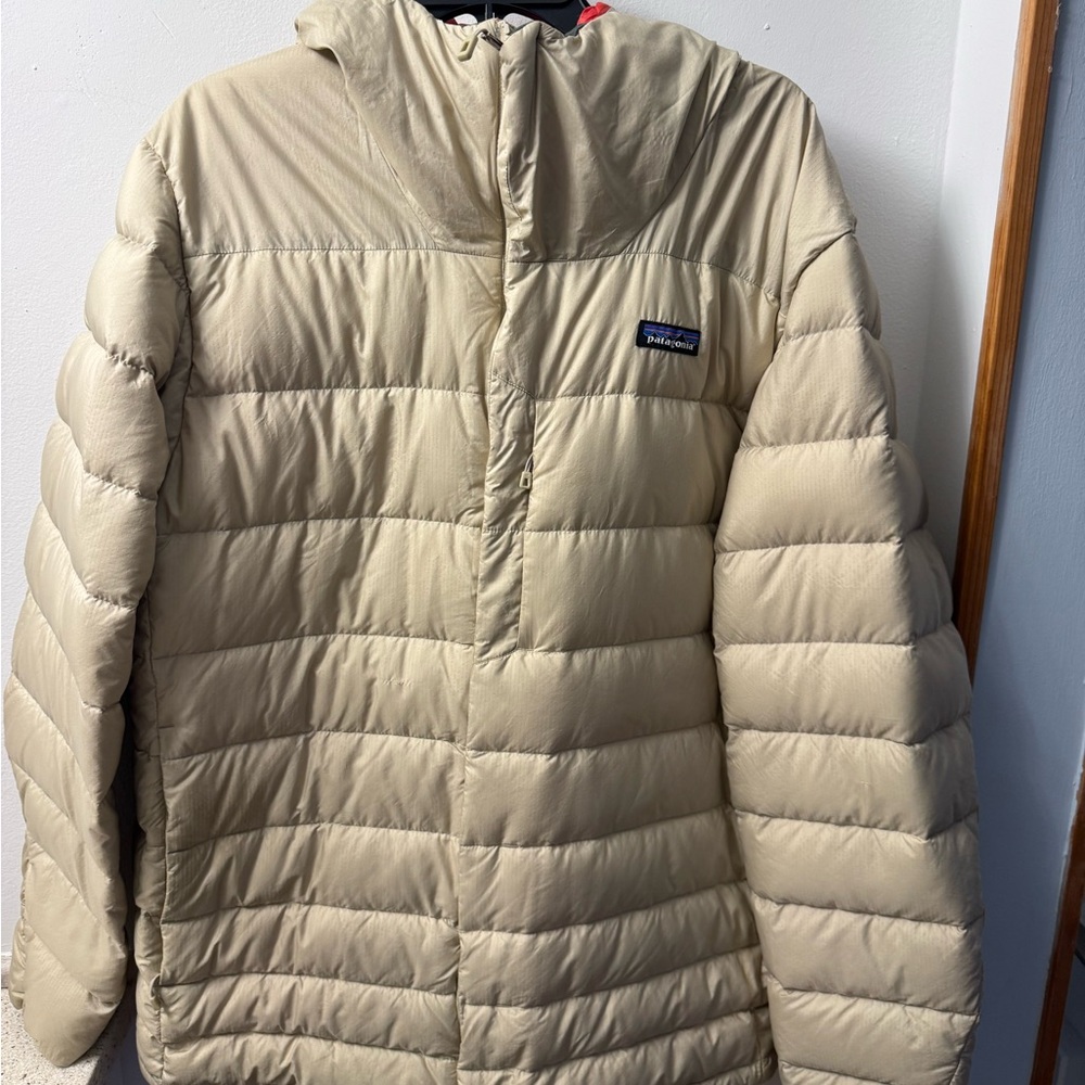 Patagonia Hooded Down Jacket - Beige